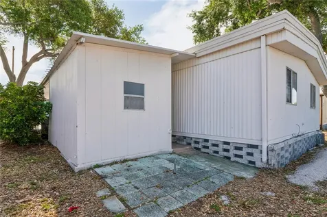 6950 46th Avenue N St Petersburg FL 33709