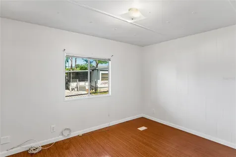 6950 46th Avenue N St Petersburg FL 33709