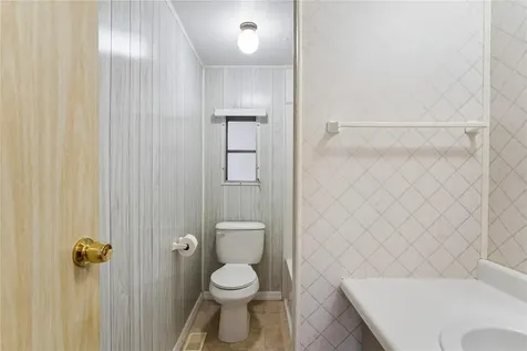 6950 46th Avenue N St Petersburg FL 33709