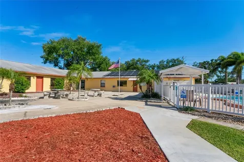 6950 46th Avenue N St Petersburg FL 33709