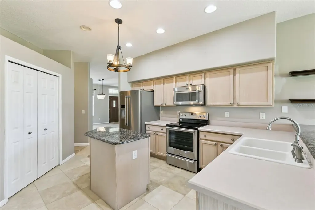 237 Strathmore Circle Kissimmee FL 34744