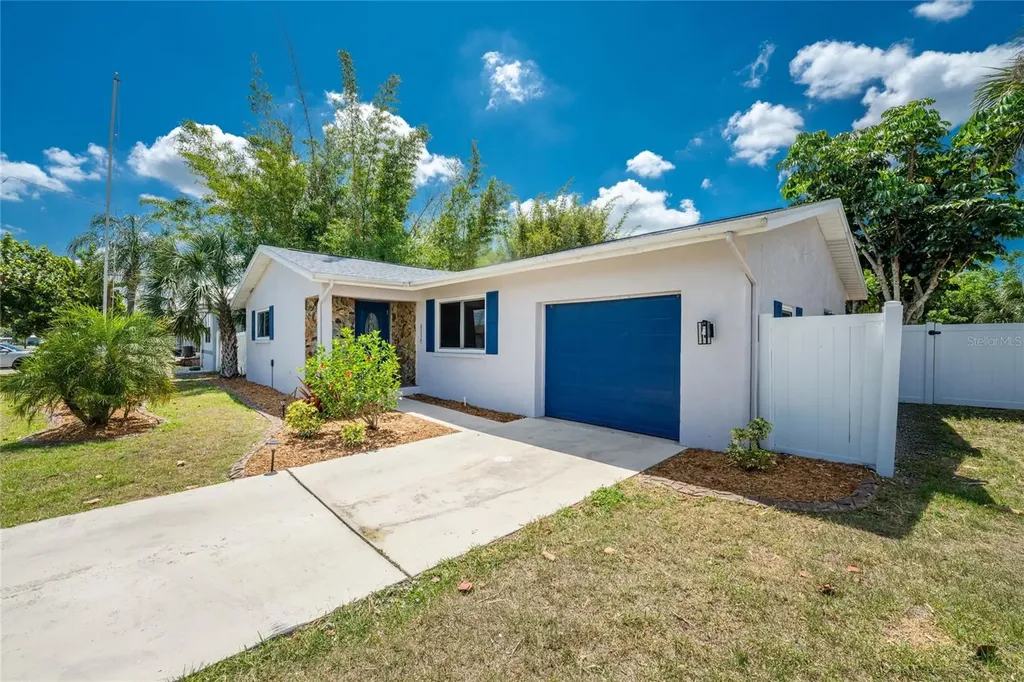 557 Magnolia Avenue NW Port Charlotte FL 33952