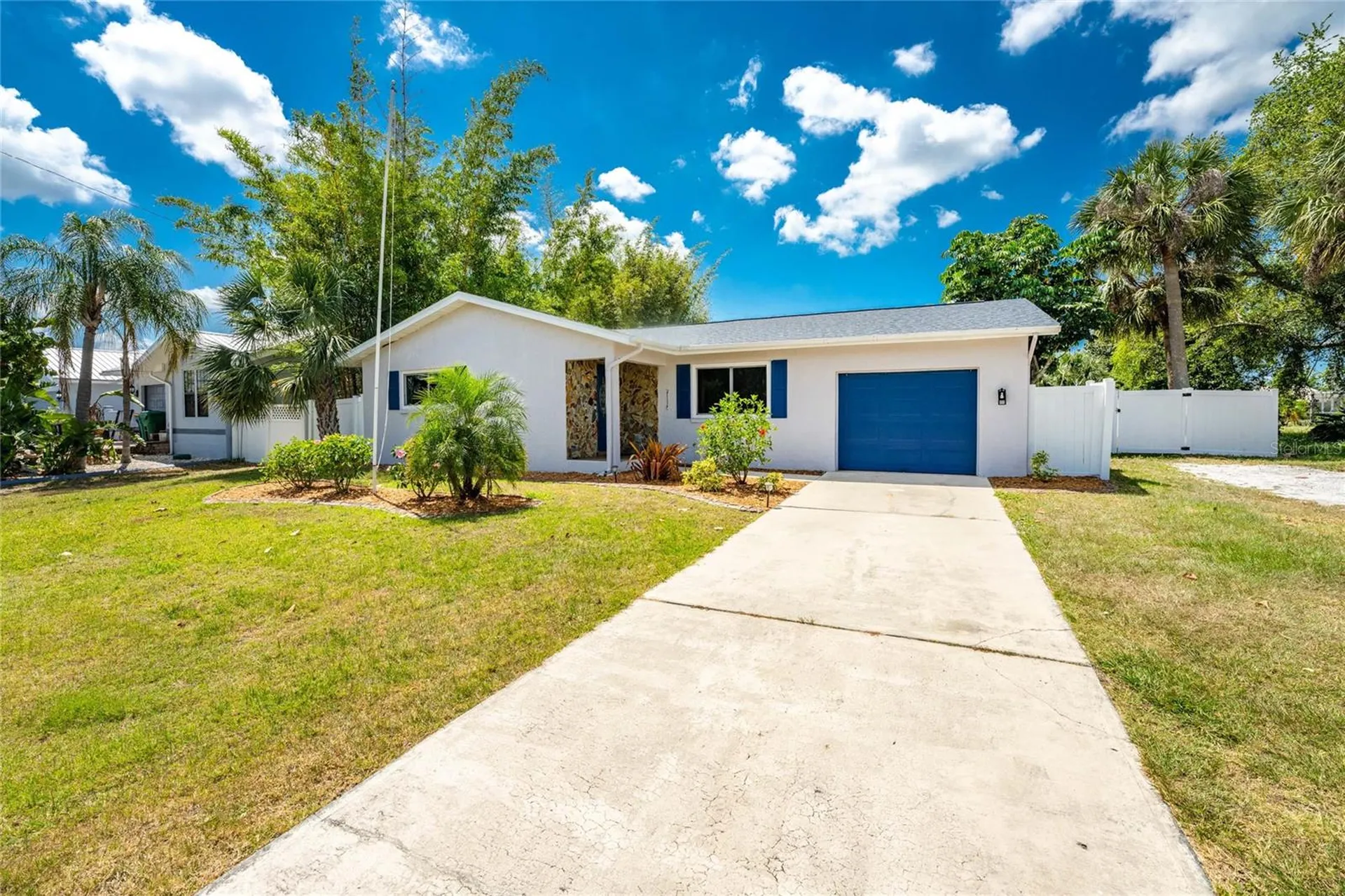 557 Magnolia Avenue NW Port Charlotte FL 33952