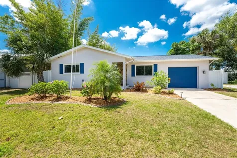 557 Magnolia Avenue NW Port Charlotte FL 33952