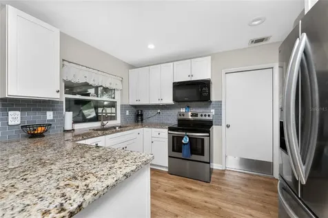 557 Magnolia Avenue NW Port Charlotte FL 33952