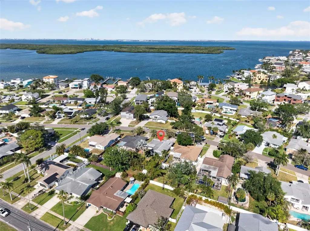 5810 Venetian Boulevard NE St Petersburg FL 33703