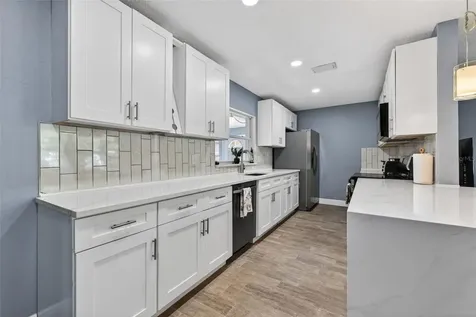 5810 Venetian Boulevard NE St Petersburg FL 33703