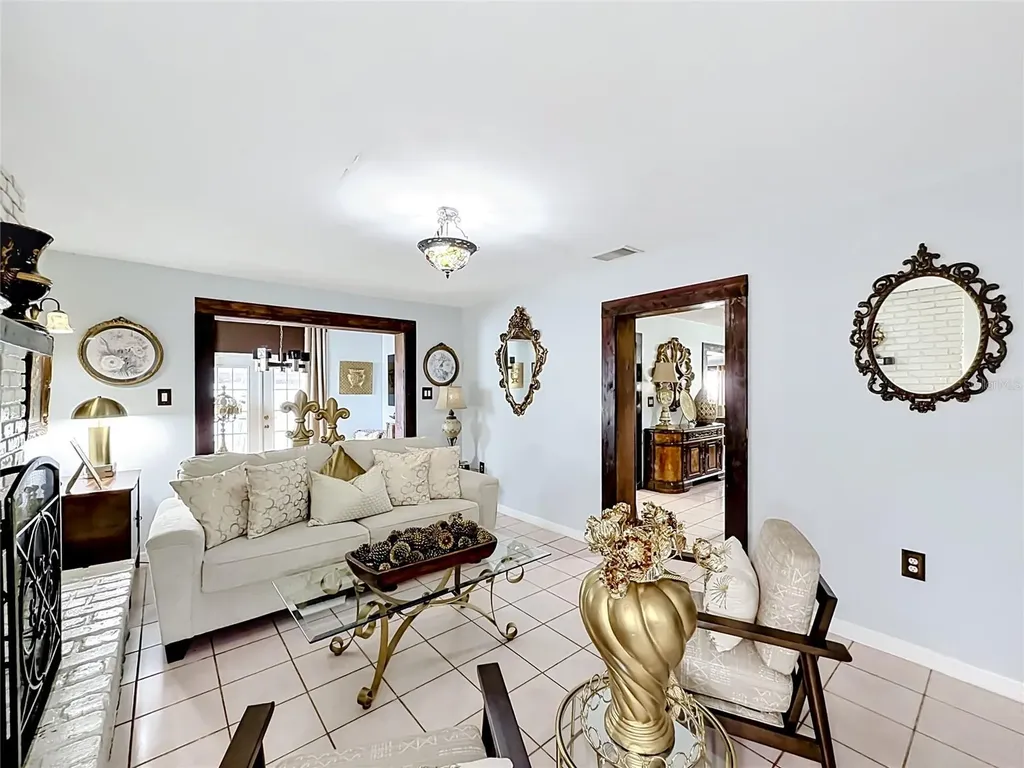 2705 Arc Drive Orlando FL 32826