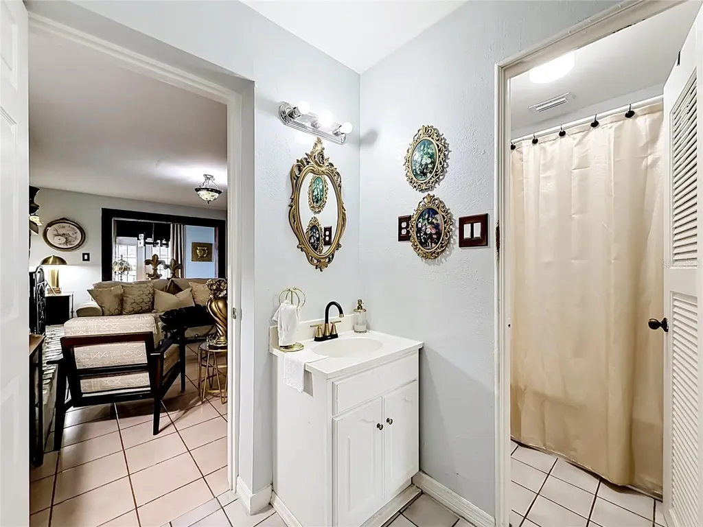 2705 Arc Drive Orlando FL 32826