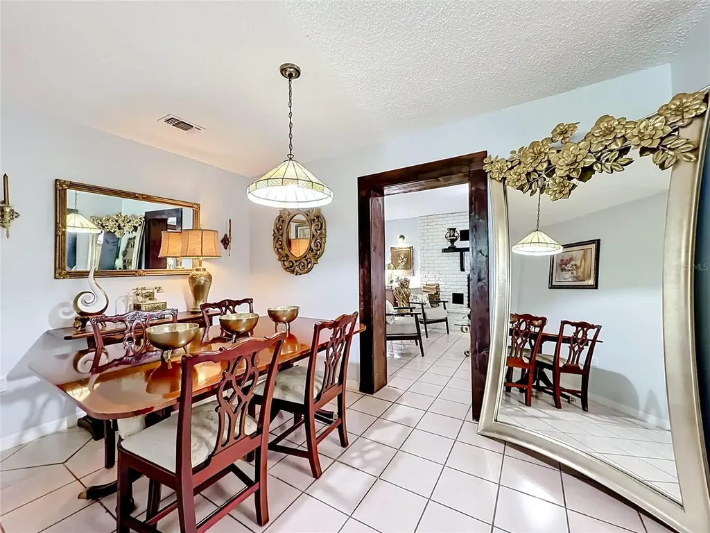 2705 Arc Drive Orlando FL 32826