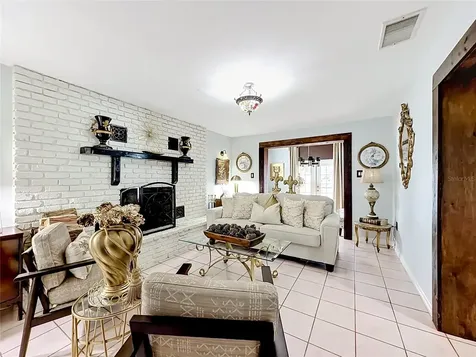 2705 Arc Drive Orlando FL 32826