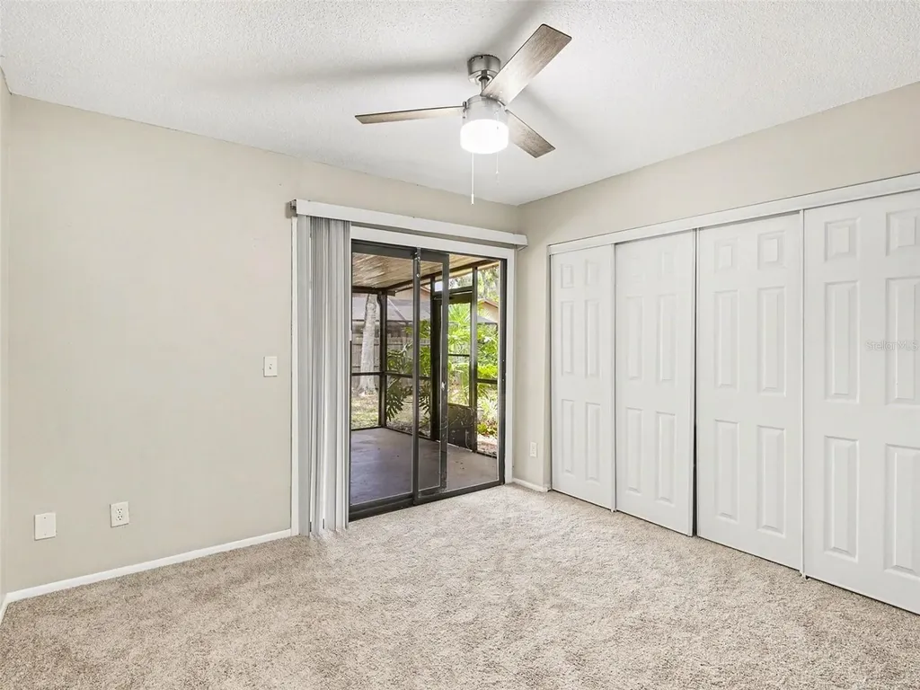 8211 Country Oaks Court Sarasota FL 34243