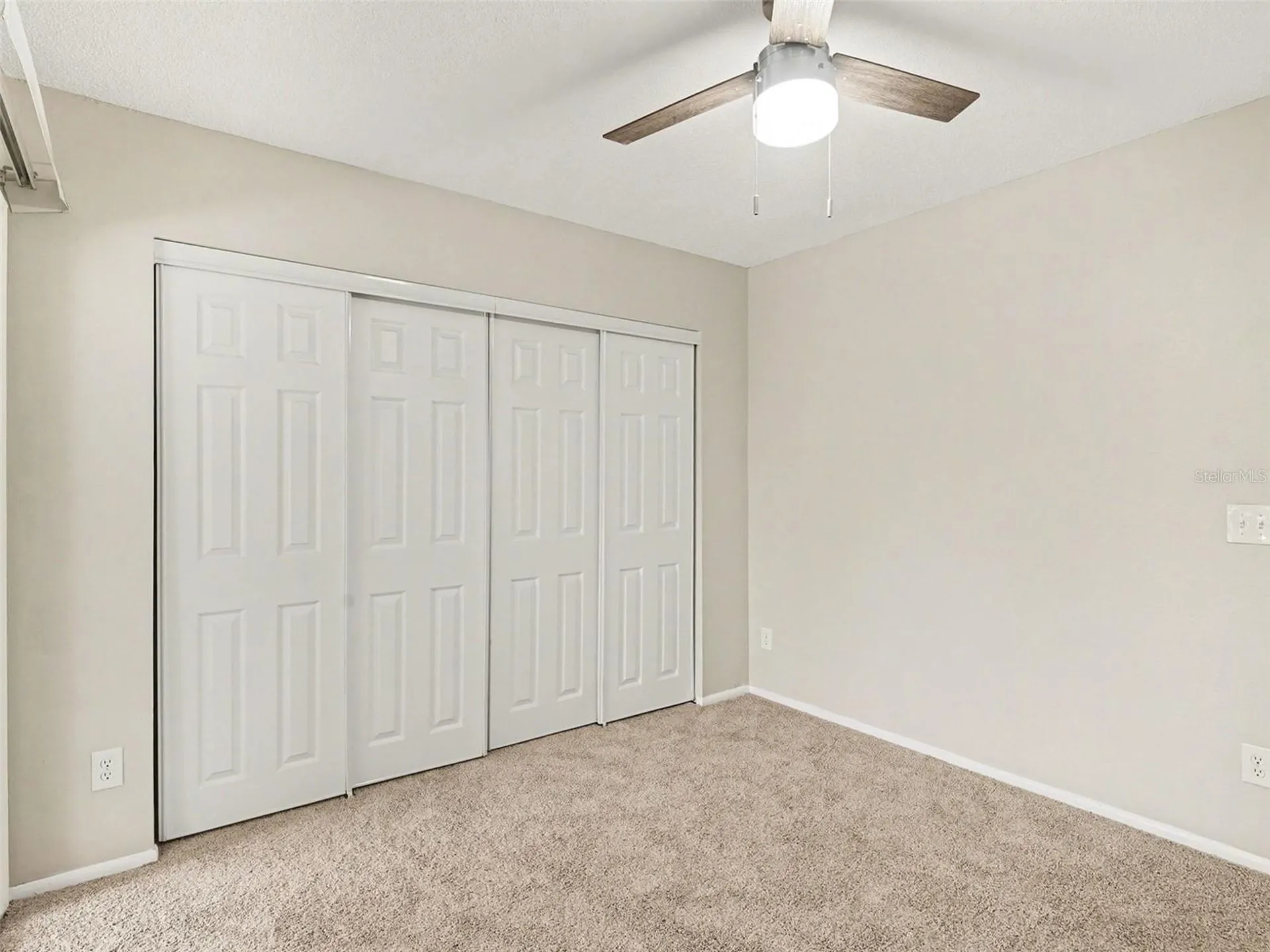 8211 Country Oaks Court Sarasota FL 34243