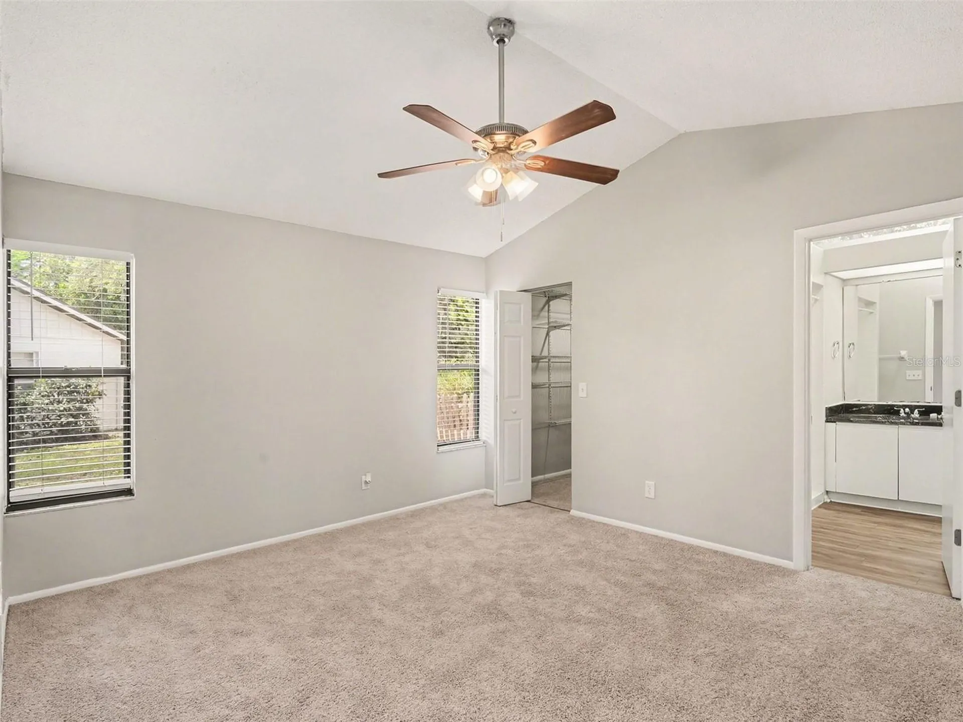 8211 Country Oaks Court Sarasota FL 34243