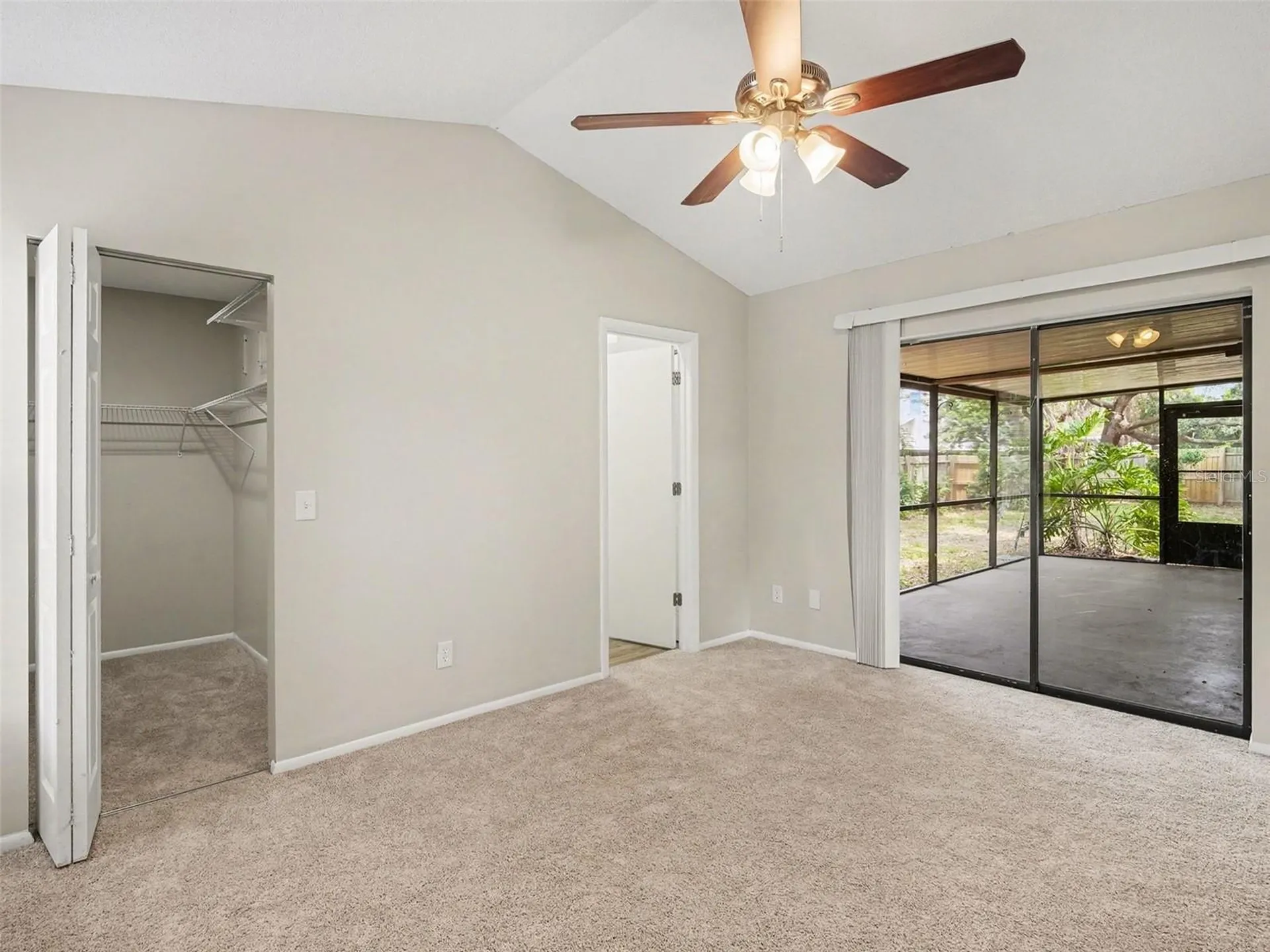 8211 Country Oaks Court Sarasota FL 34243