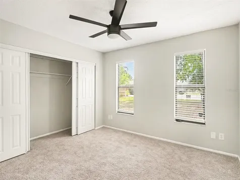 8211 Country Oaks Court Sarasota FL 34243