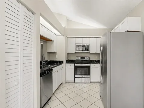8211 Country Oaks Court Sarasota FL 34243
