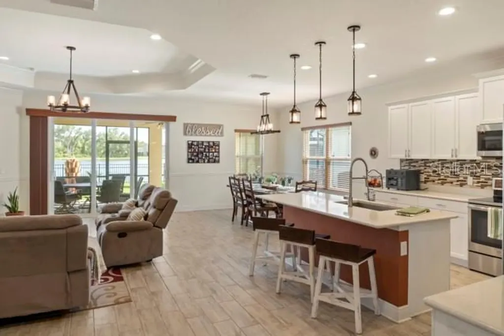 7657 Ridgelake Circle Bradenton FL 34203