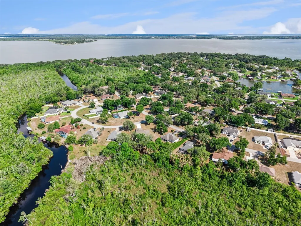 35401 Willow Circle Fruitland Park FL 34731
