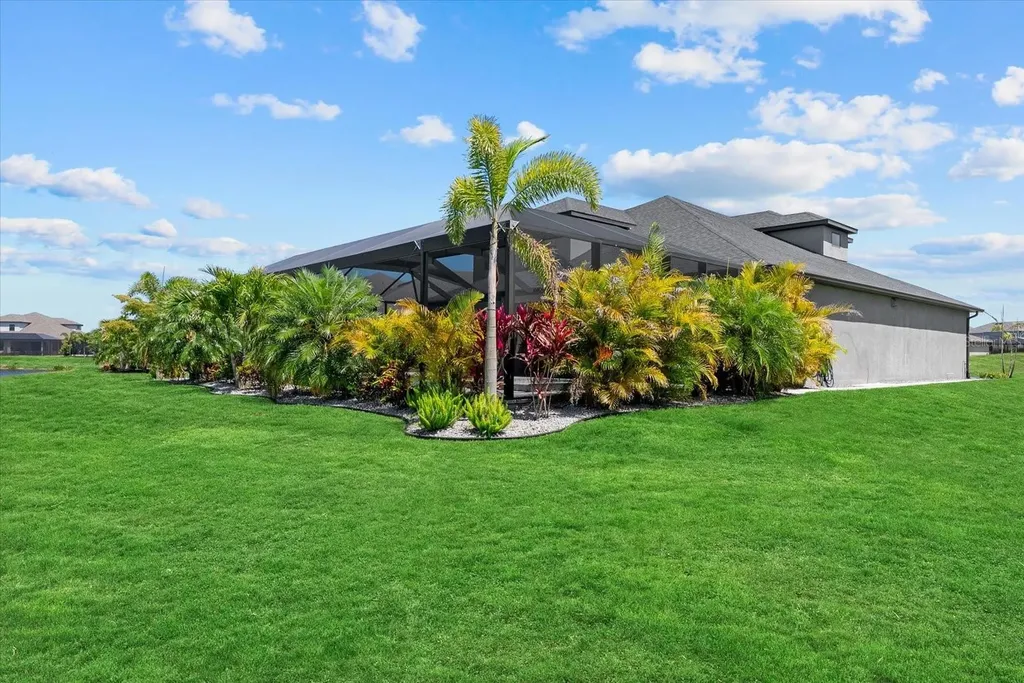 9293 Tequila Sunrise Drive Sarasota FL 34241