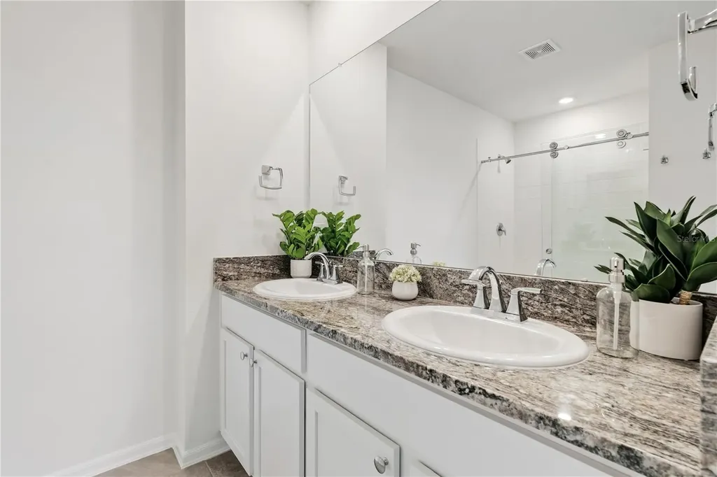 3307 Hilltop Circle Bradenton FL 34211