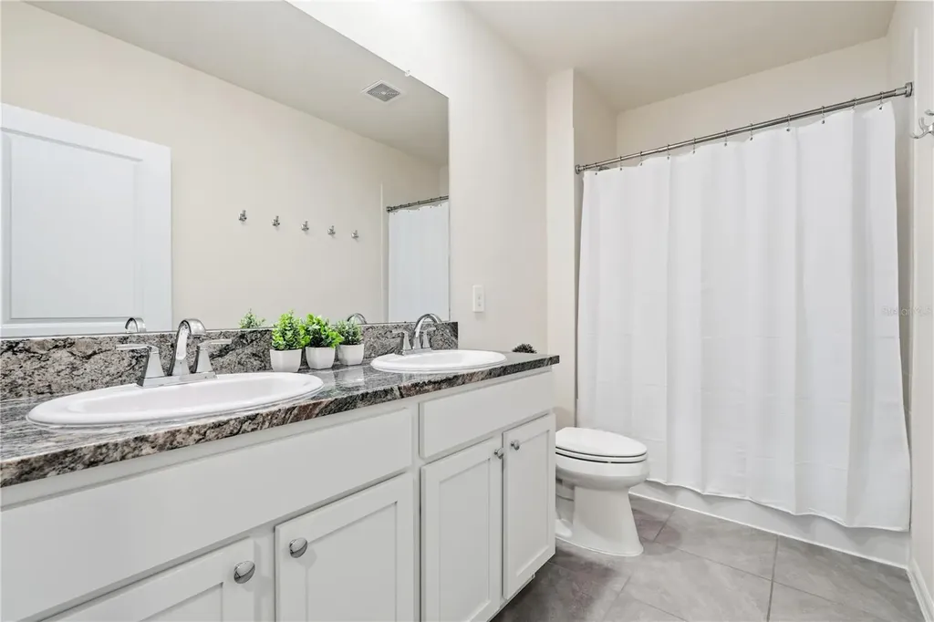 3307 Hilltop Circle Bradenton FL 34211