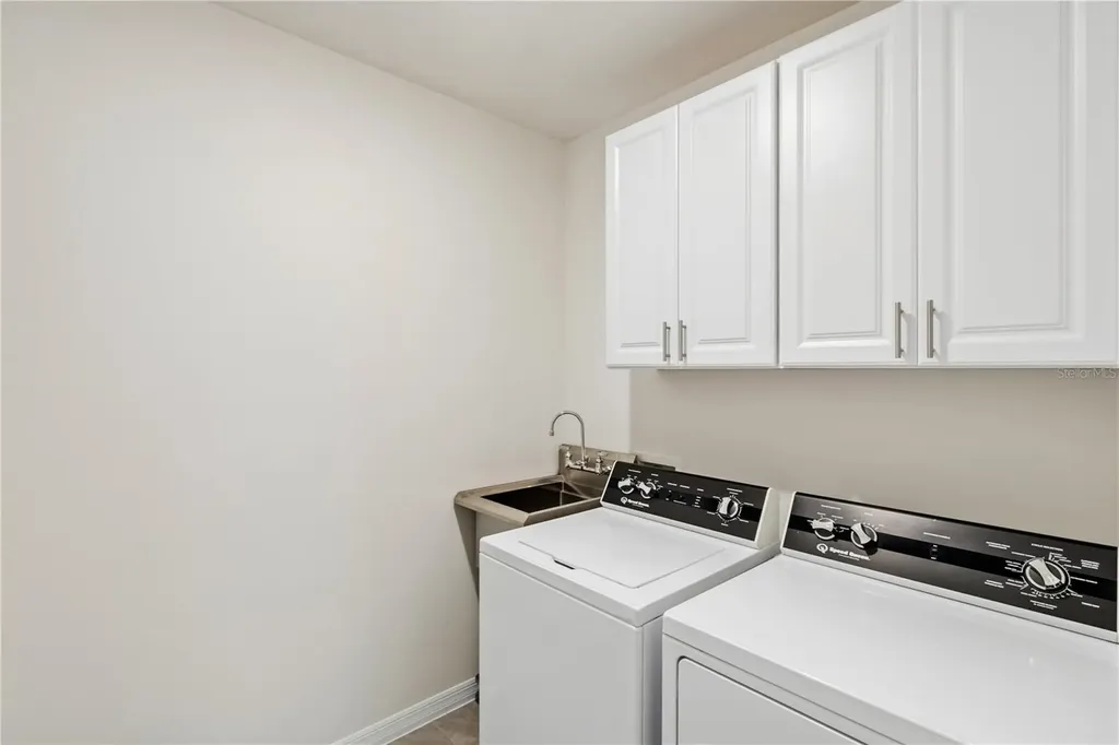3307 Hilltop Circle Bradenton FL 34211