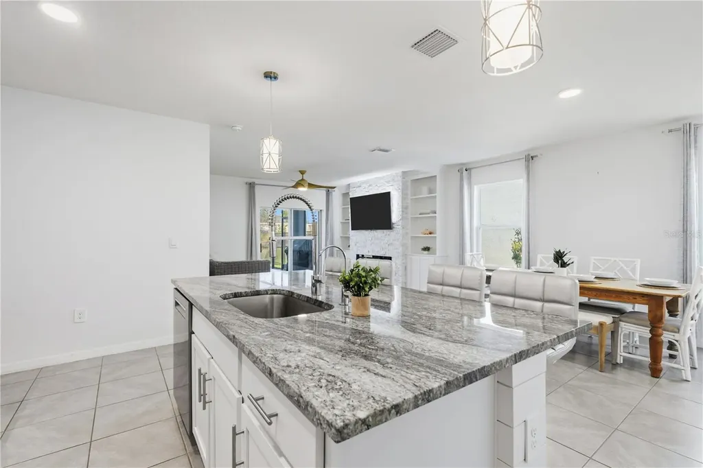3307 Hilltop Circle Bradenton FL 34211