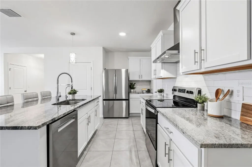 3307 Hilltop Circle Bradenton FL 34211