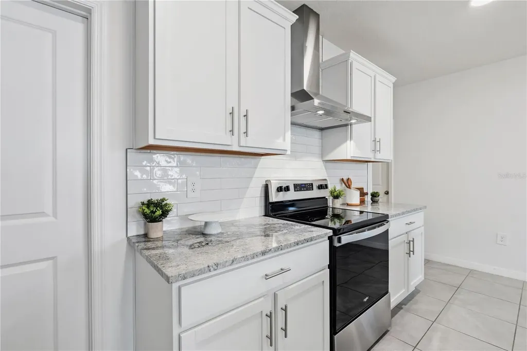 3307 Hilltop Circle Bradenton FL 34211