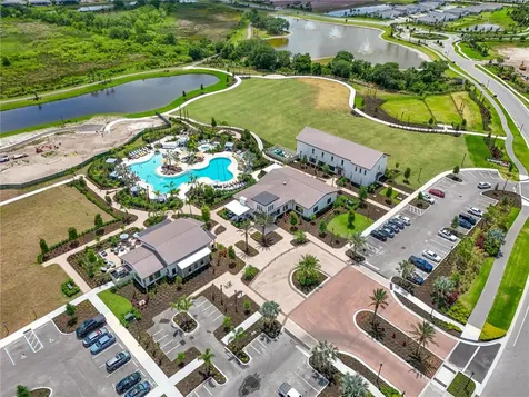 3307 Hilltop Circle Bradenton FL 34211