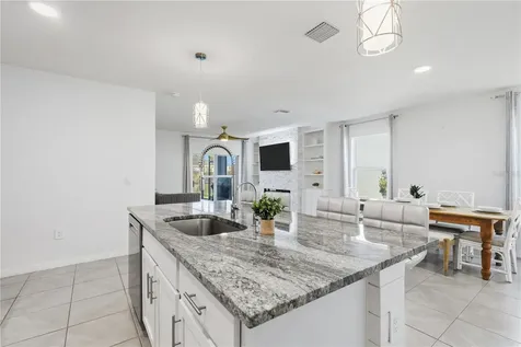 3307 Hilltop Circle Bradenton FL 34211