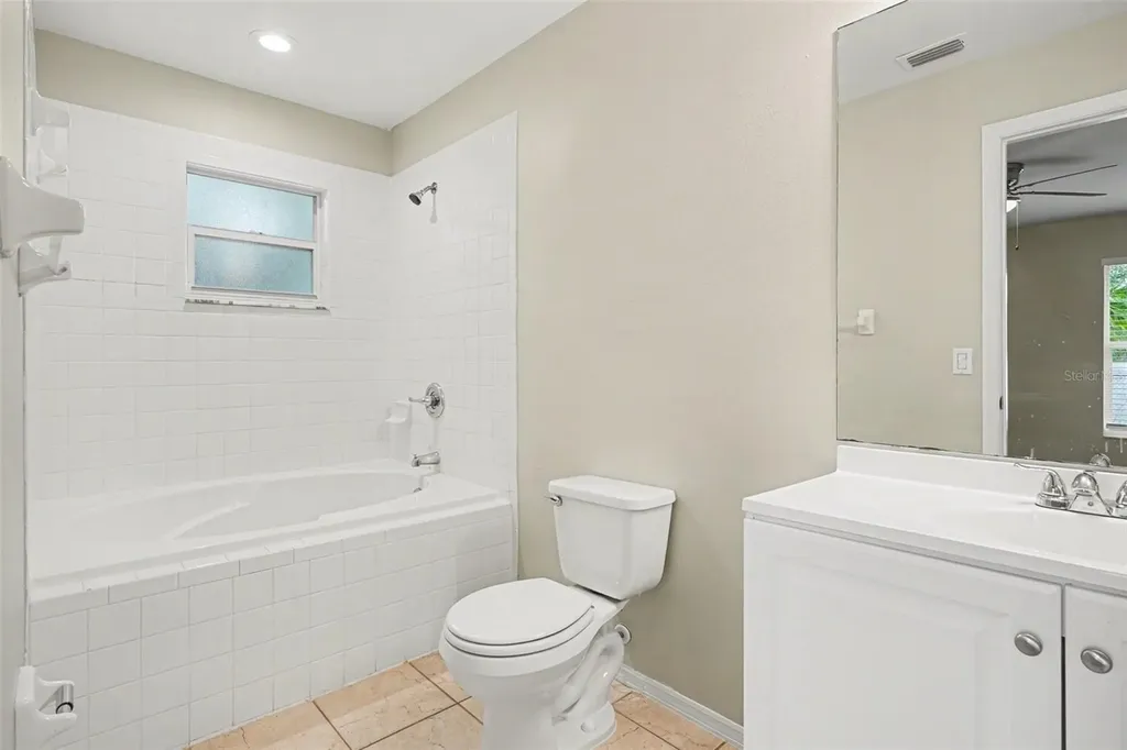 526 N Finch Court Kissimmee FL 34759