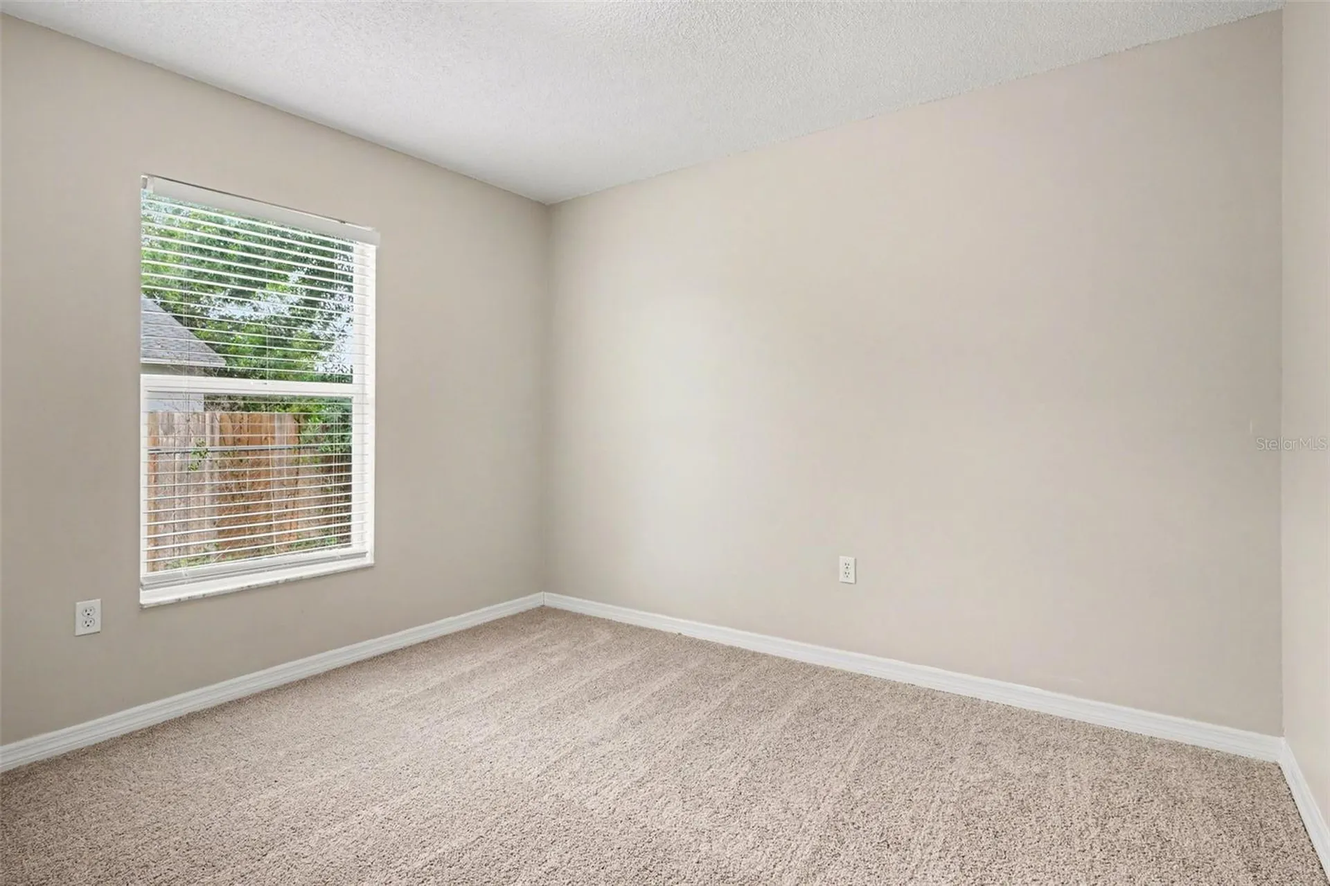 526 N Finch Court Kissimmee FL 34759
