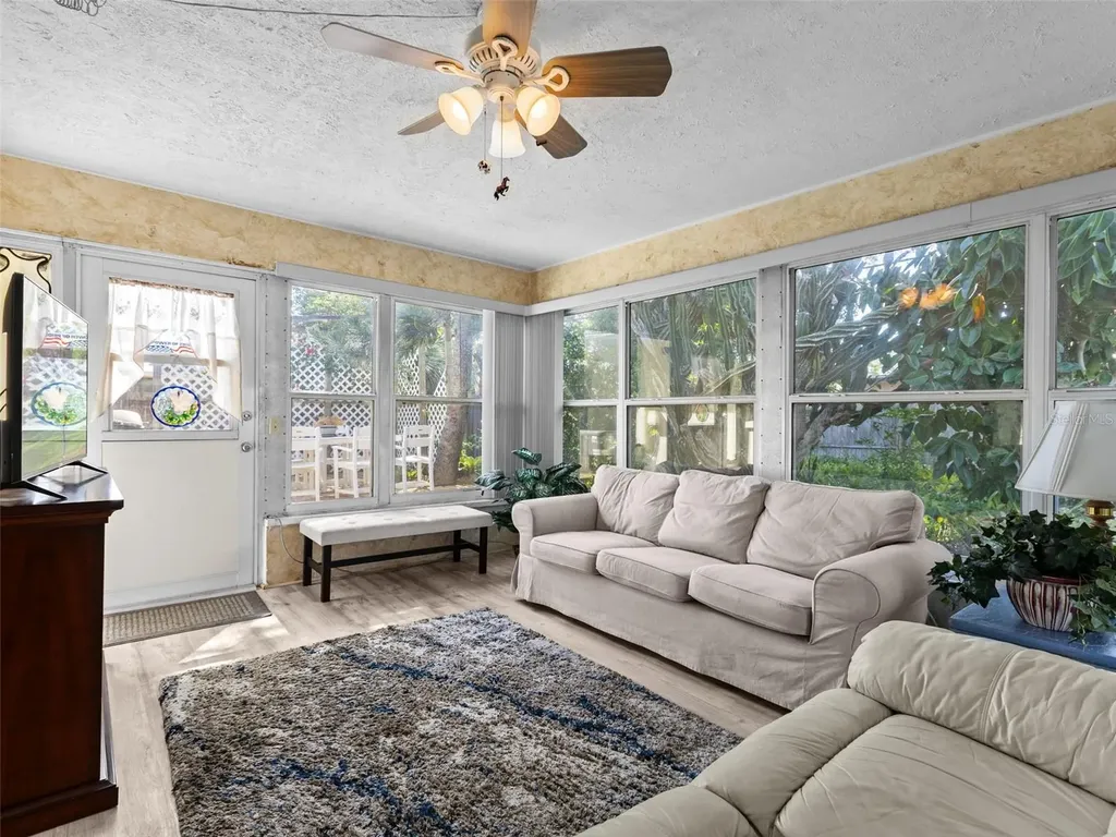 2047 Greenbriar Boulevard Clearwater FL 33763