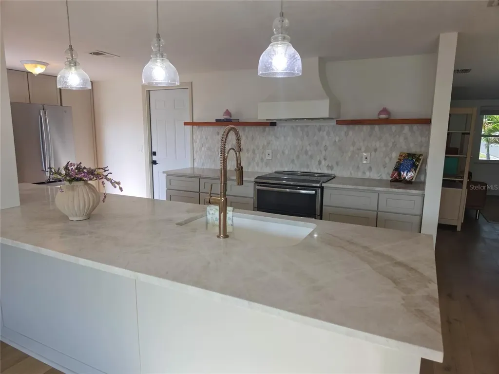 505 Red Mangrove Lane Apollo Beach FL 33572