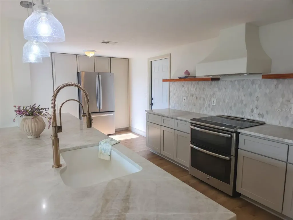 505 Red Mangrove Lane Apollo Beach FL 33572