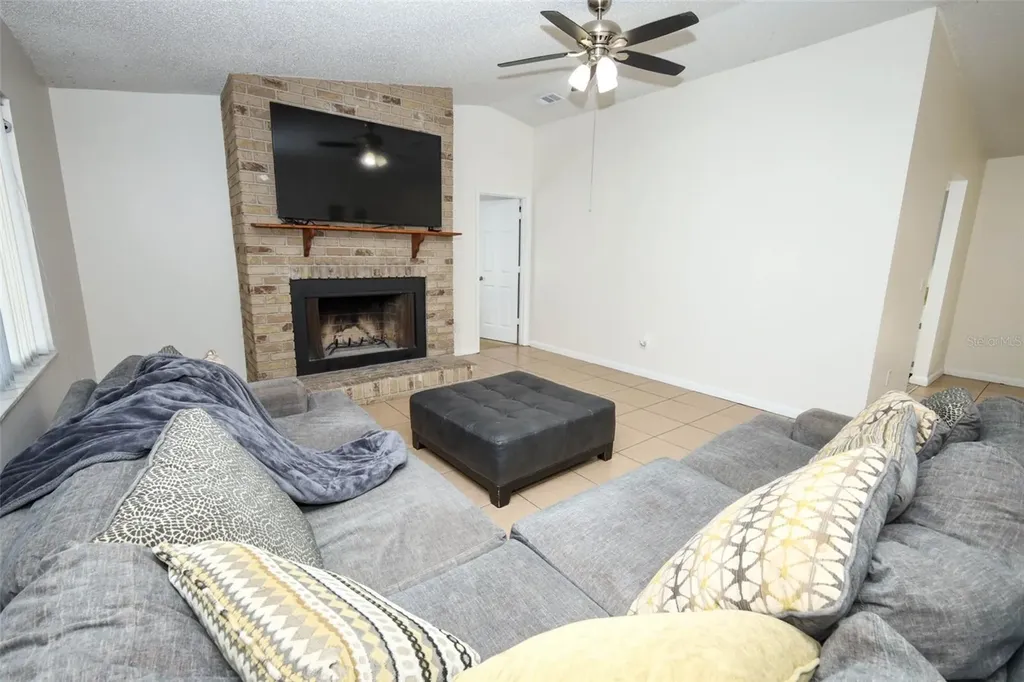 1064 E Normandy Boulevard Deltona FL 32725