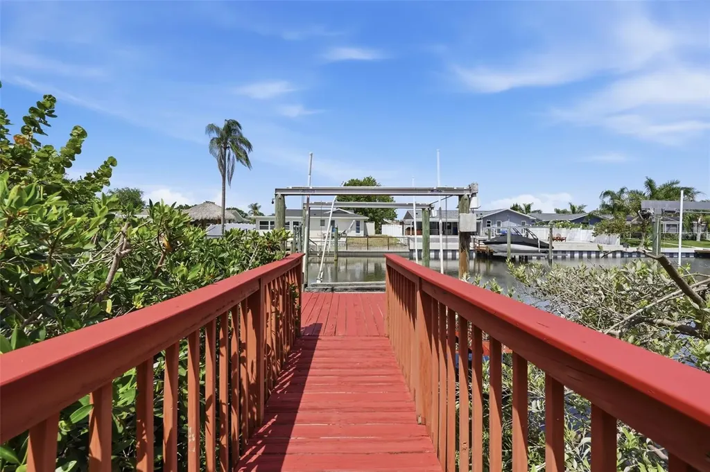 10621 Hatteras Drive Tampa FL 33615
