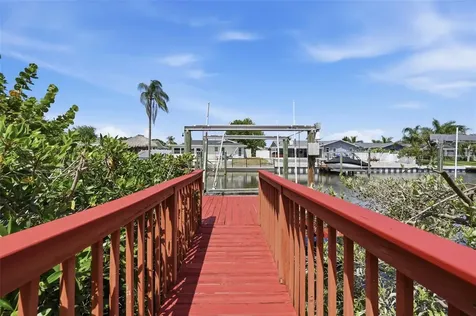 10621 Hatteras Drive Tampa FL 33615