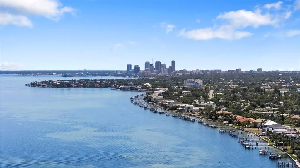 2028 Illinois Avenue NE St Petersburg FL 33703