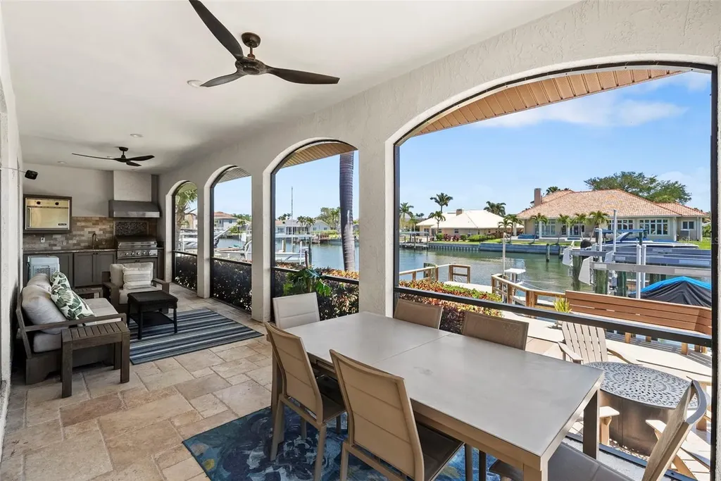 2028 Illinois Avenue NE St Petersburg FL 33703