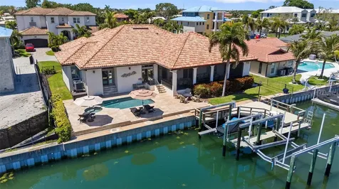 2028 Illinois Avenue NE St Petersburg FL 33703