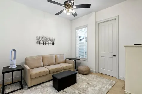 2028 Illinois Avenue NE St Petersburg FL 33703