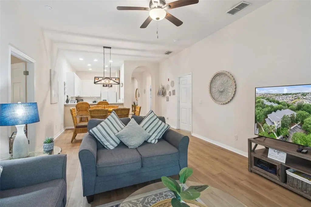 313 Lucaya Loop Davenport FL 33897