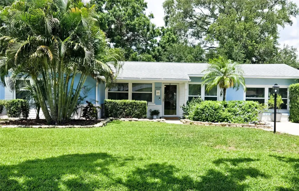 4039 Alberca Way S St Petersburg FL 33712