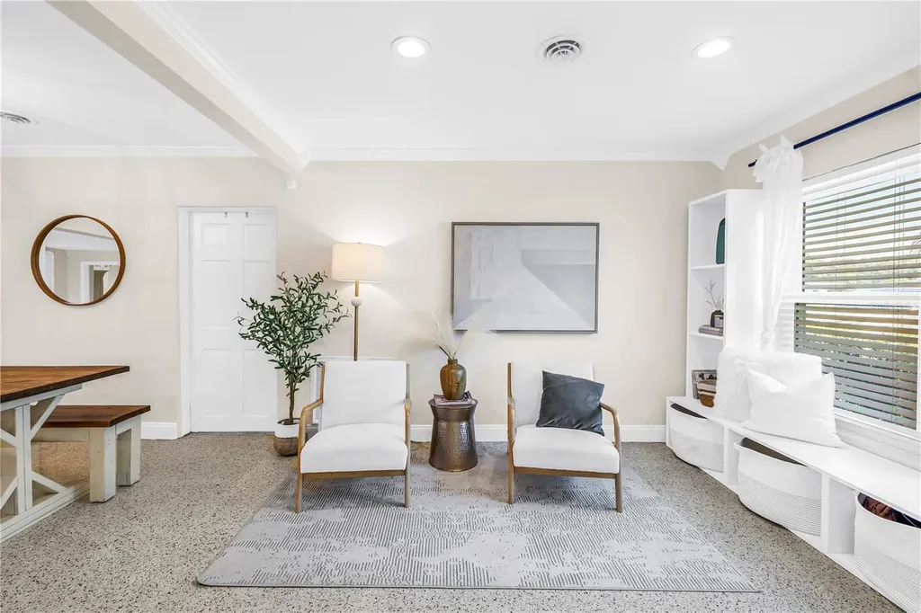 4039 Alberca Way S St Petersburg FL 33712