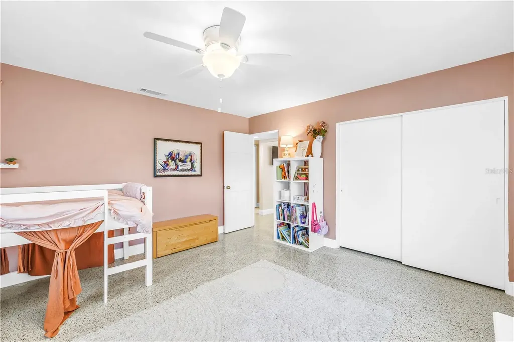 4039 Alberca Way S St Petersburg FL 33712