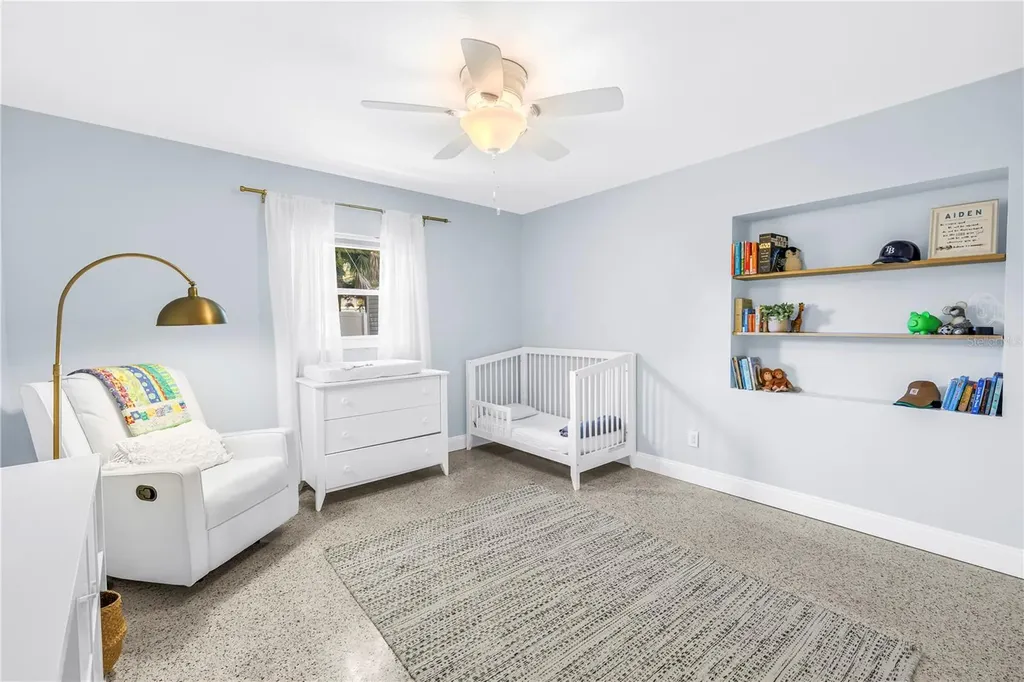 4039 Alberca Way S St Petersburg FL 33712