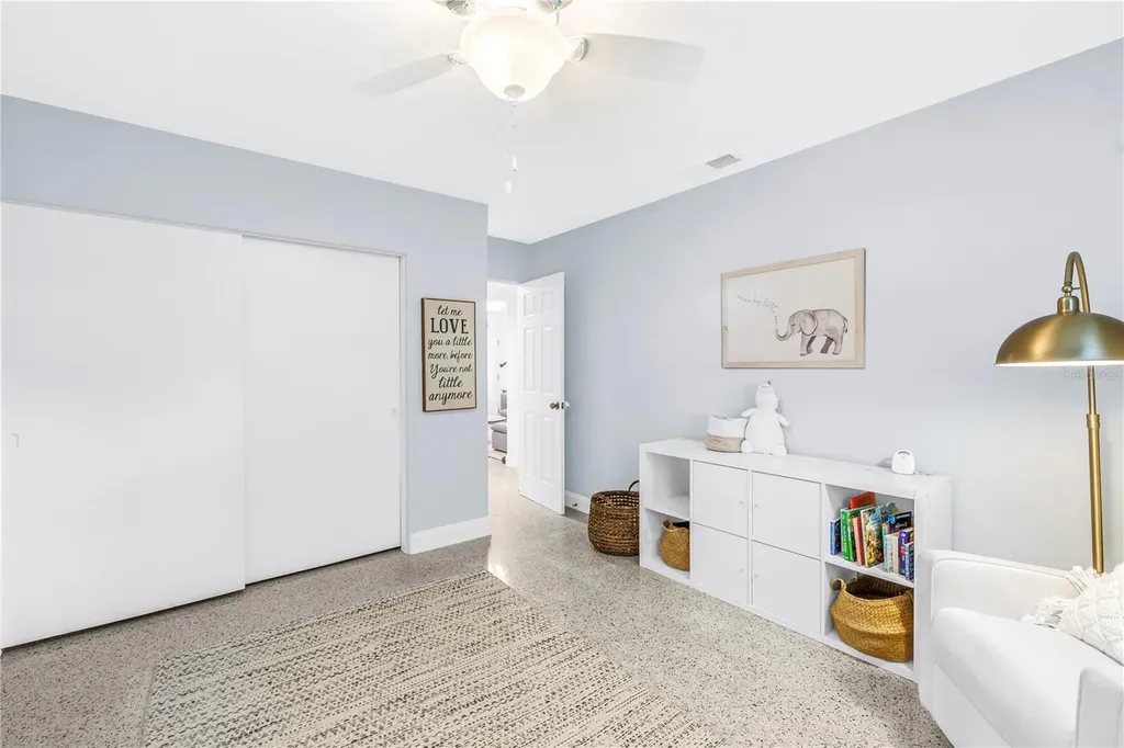 4039 Alberca Way S St Petersburg FL 33712